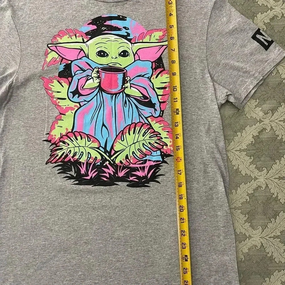 NEFF Star Wars Yoda The Mandalorian Gray T-Shirt Size M/M - Picture 4 of 7